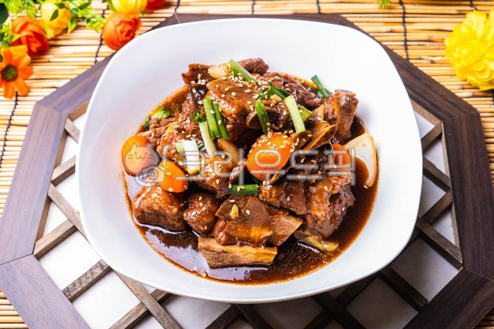 음식,돼지갈비찜,갈비찜,돼지고기,돼지고기조림,한국음식,명절음식,고기반찬,찜요리,조림요리