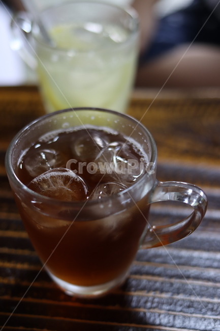 아이스티,복숭아티,아이스복숭아차,beverage,마실것,lemonade,레몬에이드,drink,음료,음료수,얼음,여름,시원한,유리컵,투명,휴식,여유,커피,카페,coffee,cafe