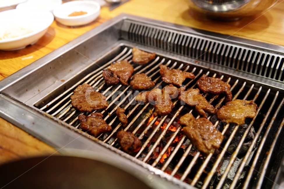소고기,고기,음식,고기집,술집,안주,식재료,요리,생고기,등심,안심,육류,숯불구이,beef,Shabu,ShabuShabu,food,cook,meal,dishes,meat,음식,식재료,요리,food,cook,meal,dishes,food reserves,육류,고기,meat,한식,한국음식,한국요리,korean food,korean dishes,korean meal,korean cook