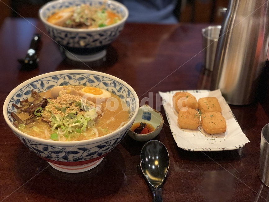 bowl,사발,meal,식사,food,음식,dish,요리,라면,라멘,돈코츠,돈코츠라멘,noodle,면,ramens