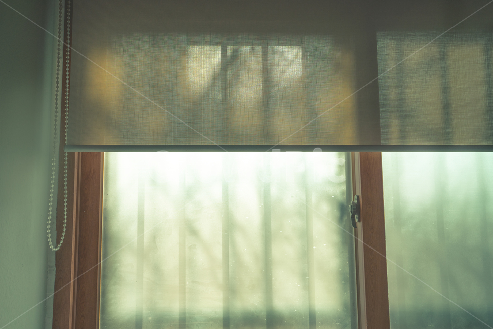 창,창문,window,인테리어,커튼,homedecor,가정장식,windowshade,curtain,창그늘,감성,sensible,feeling,인테리어,실내디자인,interior design