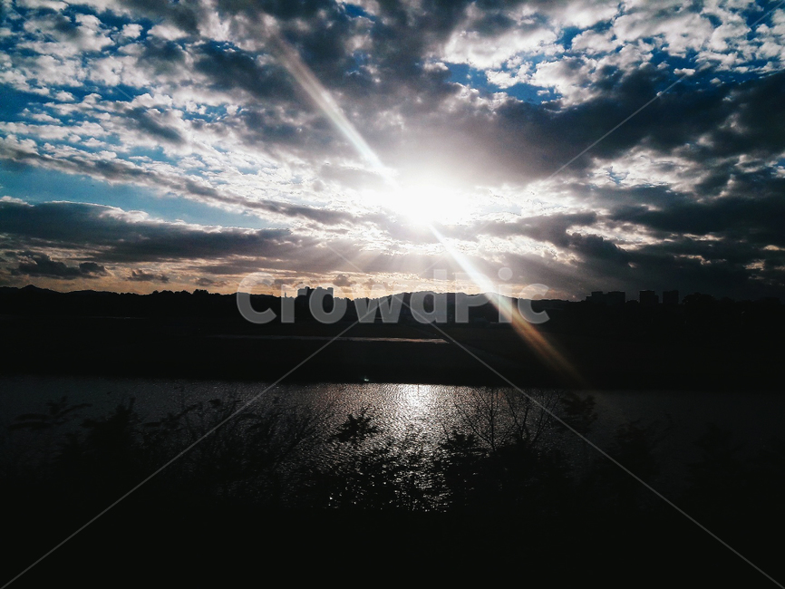 하늘,빛,구름,감성,물가,풀,밝은,햇빛,sun,sunlight,cloud