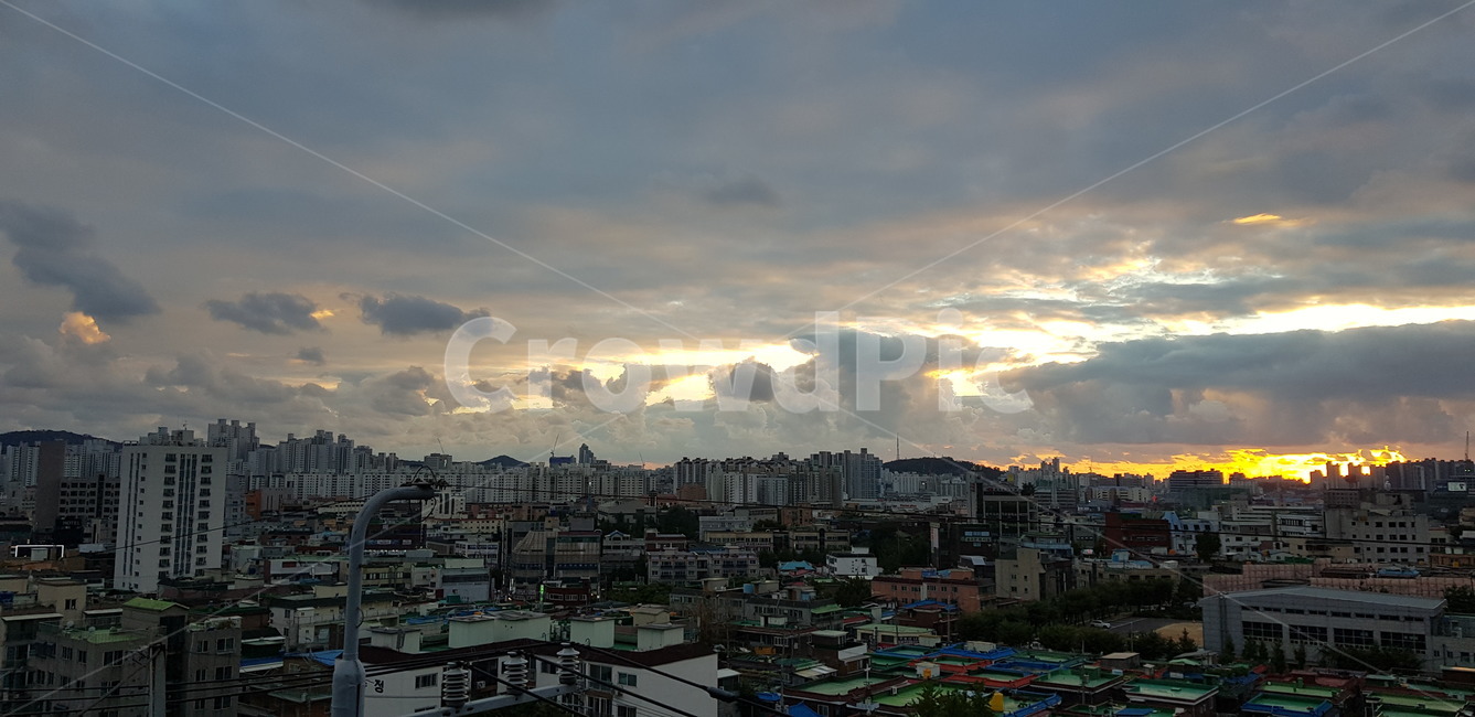 nature,자연,outdoors,옥외,풍경,scenery,경치,landscape,building,건물,town,urban,도시,city,중심지,metropolis,어반,시티,aerialview,조감도,동네,주택가,인천,옥상,오후,구름,하늘,마을,도시,풍경,city,landscape