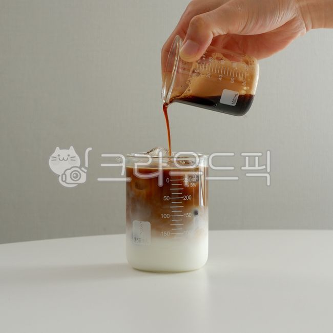 cup, 컵, pouringfood, 쏟아지는음식, 커피, 사진,이미지,일러스트,캘리그라피 - linna작가