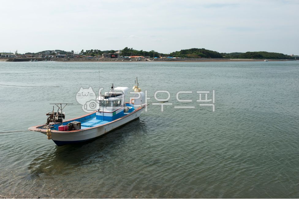 어선,바다,바닷물,배,고깃배,정박,풍경,sea,seawater,ship,fishboat,moored,landscape,fishingboat