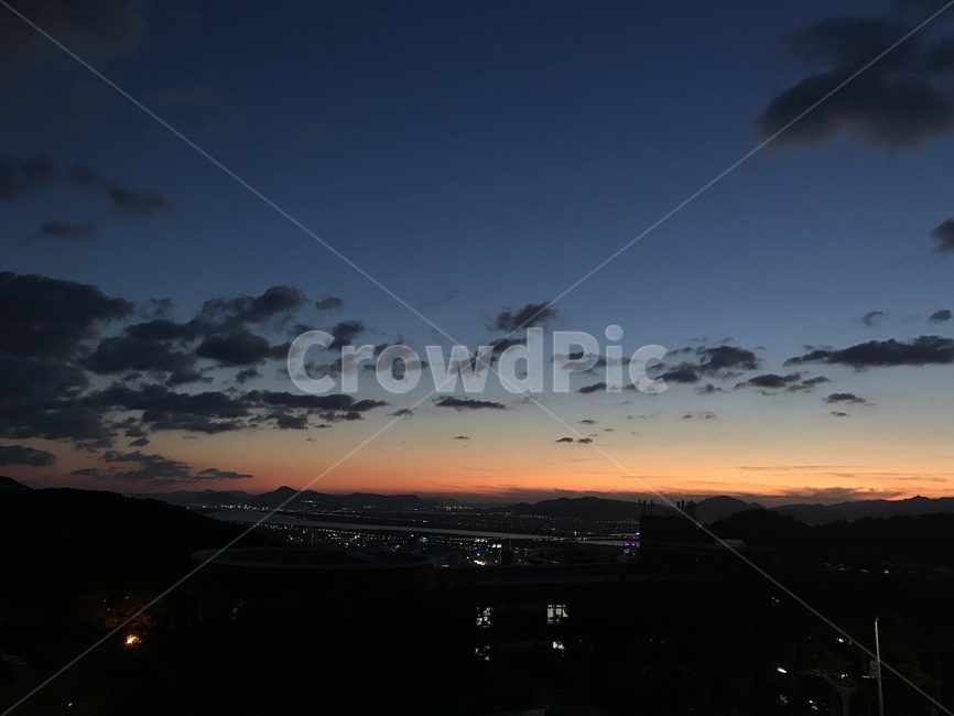 nature,자연,황혼,일몰,sky,하늘,붉은하늘,자연,풍경,nature,landscape,outdoors,옥외,dusk,sunset,dawn,새벽,red sky,붉은 하늘