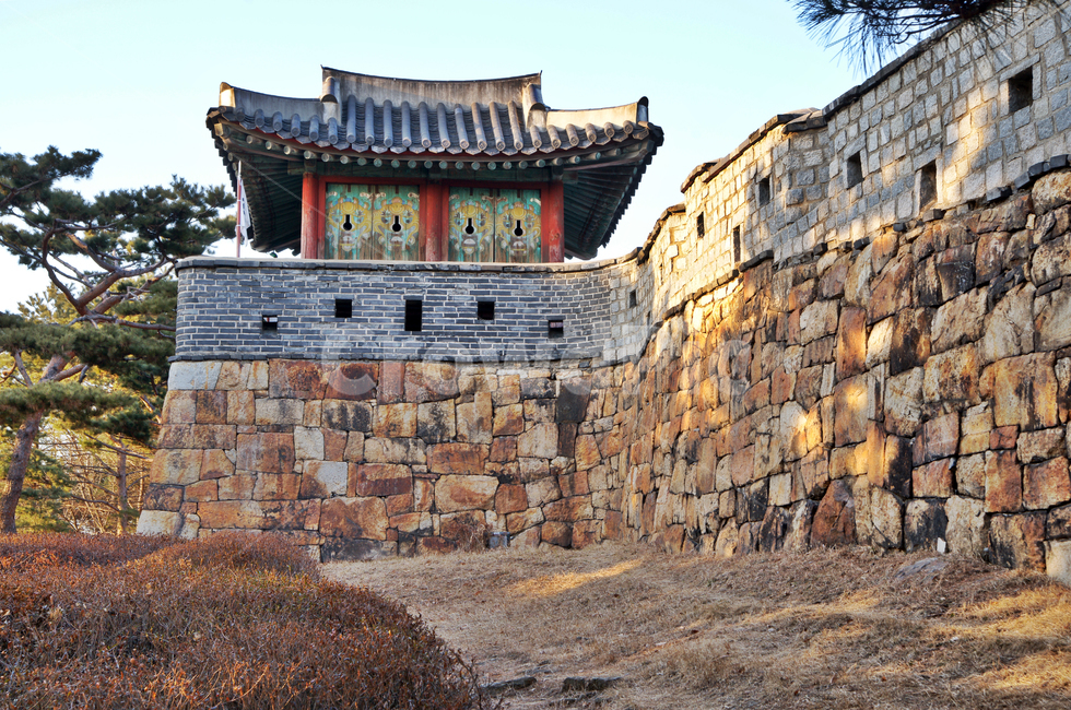 서포루,화성,성벽,수원,유네스코세계문화유산,팔달산,총안,포안,한국전통,한국문화,korean traditional,korean culture,랜드마크,landmark,tourist attraction,한국랜드마크,한국관광지,한국명소,korea landmark,korea tourist attraction,건축물,건물외관,exterior,building,structure,architecture,construction