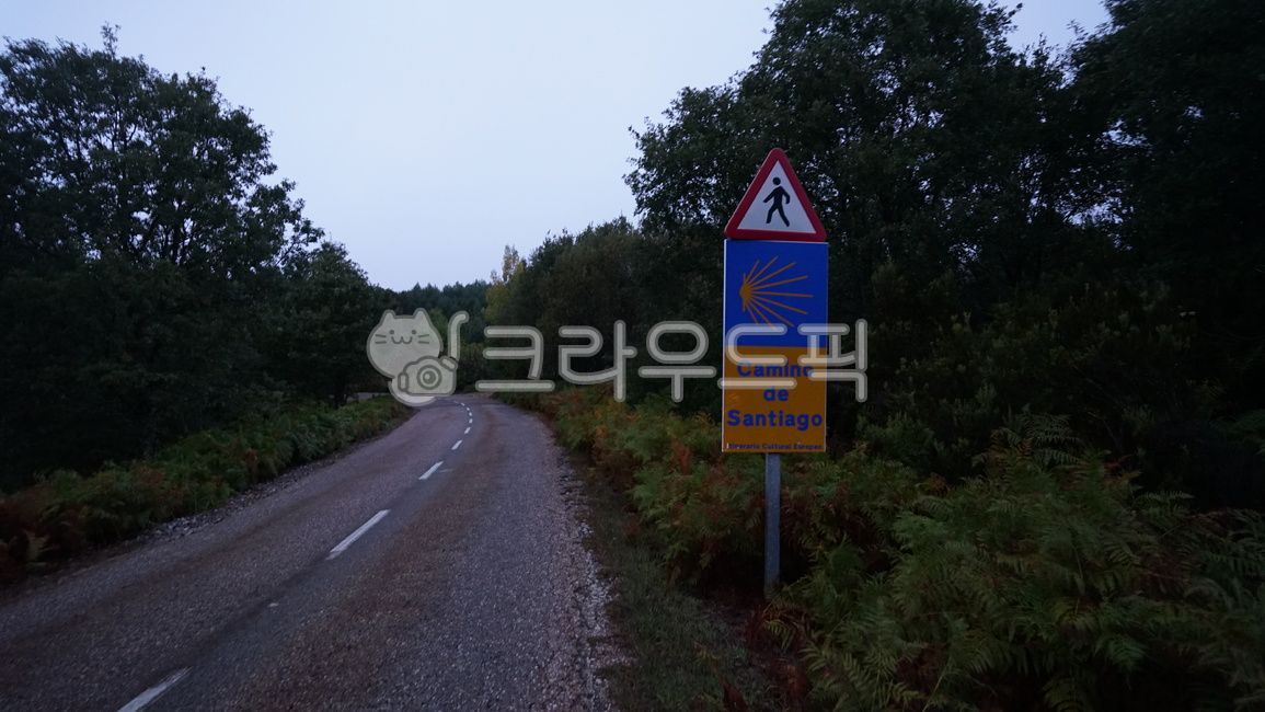 hill road,mountain,milestone,pilgrim path,santiago,castile,asphalt,Spain
