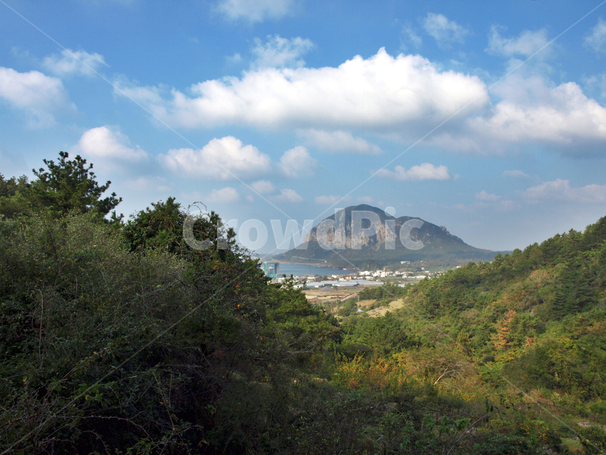 산방산,올레9코스,올레,서귀포시,제주,푸른하늘,자연,안덕면,자연,풍경,nature,landscape,한국자연풍경,한국자연경관,korea nature landscape,제주도,jeju,jeju island,outdoors,옥외,hill,언덕