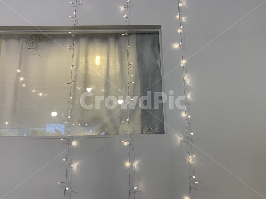 창문,하얀벽,조명,불빛,감성,커튼,분위기,흰색,window,white,light,mood