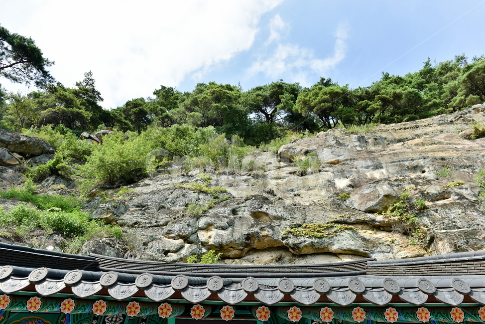 문수사,사찰,전통문양,바위,자연,landscape,nature,한국문화,종교,절,koreantraditional,koreanculture,푸른하늘,절벽,힐링,한국전통,한국문화,korean traditional,korean culture,건축물,건물외관,exterior,building,structure,architecture,construction