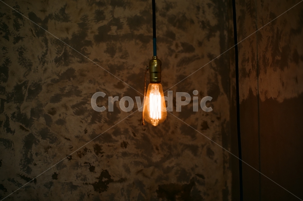 전등,전구,빛,불빛,감성,따뜻함,조명,필름사진,light,filmphotography,분위기,어두움,감성사진