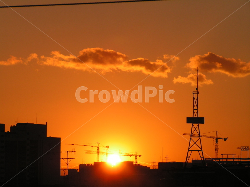 노을,구름,첨탑,공사,태양,실루엣,그림자,silhouette,shadow,산업,industry,industrial,건설업,건축업,construction industry