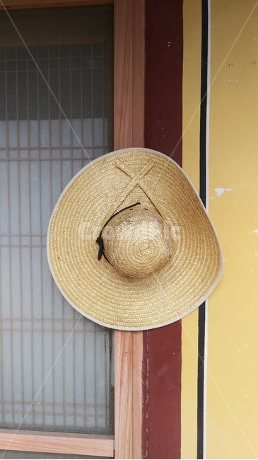 모자,clothing,창문,건물,apparel