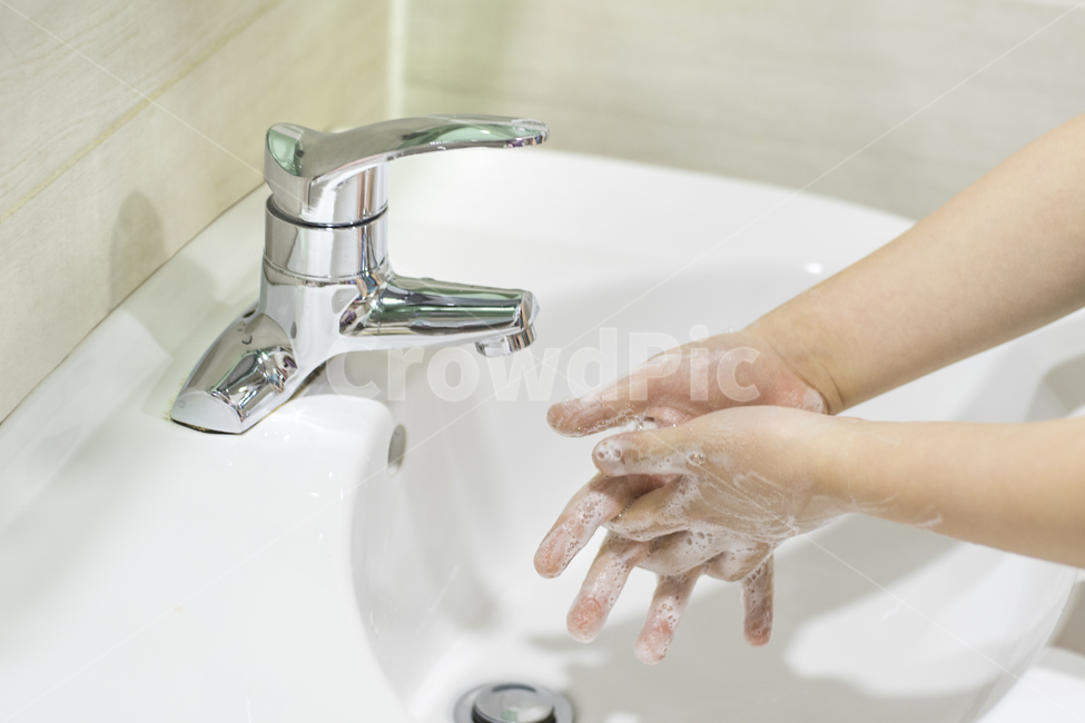 sinkfaucet,싱크수도꼭지,human,인간,person,사람,손씻기,예방,청결,아이,보건,위생,손,비누,사람,인물,인간,human,person,신체일부,몸,body,건강,헬스웨어,헬스케어,healthware,health care