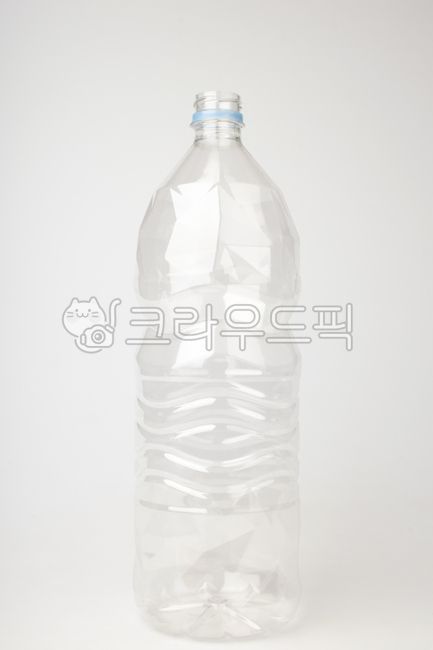 waste,synthetic resin,container,product,trash can,recycling,garbage,packaging,bottle,pollution,water,eco,saving,plastic,environment,beverage