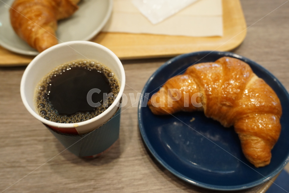 커피,아메리카노,크루아상,크로아상,카페,브런치,커피와빵