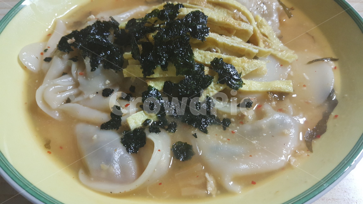 떡국,만두국,새해,떡만두국,요리,음식,새해음식,김치만두,음식,식재료,요리,food,cook,meal,dishes,food reserves,한식,한국음식,한국요리,korean food,korean dishes,korean meal,korean cook