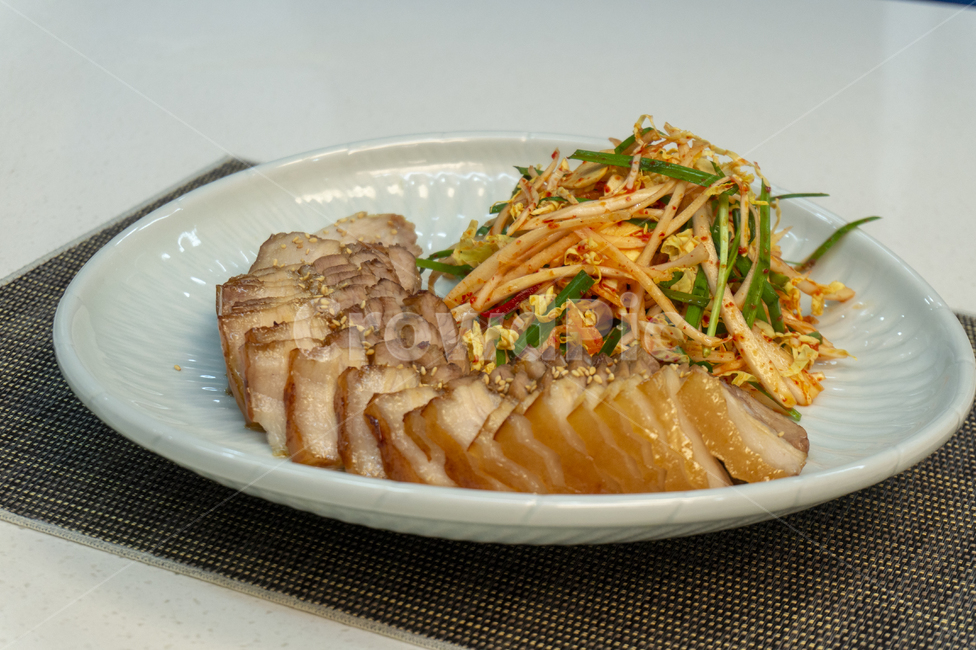 수육,고기찜,겉절이,돼지수육,수육보쌈,요리,한식,음식,식재료,요리,food,cook,meal,dishes,food reserves,육류,고기,meat,한식,한국음식,한국요리,korean food,korean dishes,korean meal,korean cook