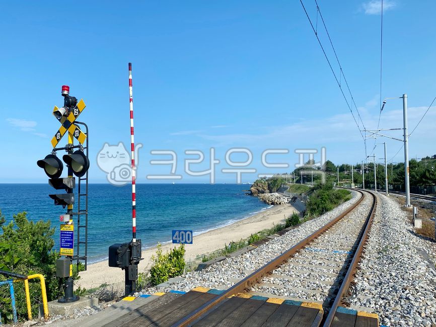 summer sea,train track,traintrack,summer,sea,Pebble,Beach,Gangwondo sea,road,sandy beach,Traffic Light,railway,dirt road,traffic,coastline,dirtroad,railroad,Hapyeong Beach,nature,rail,water,transportation,Gangwondo,gravel,sand,coast,ocean,outdoors,shoreli