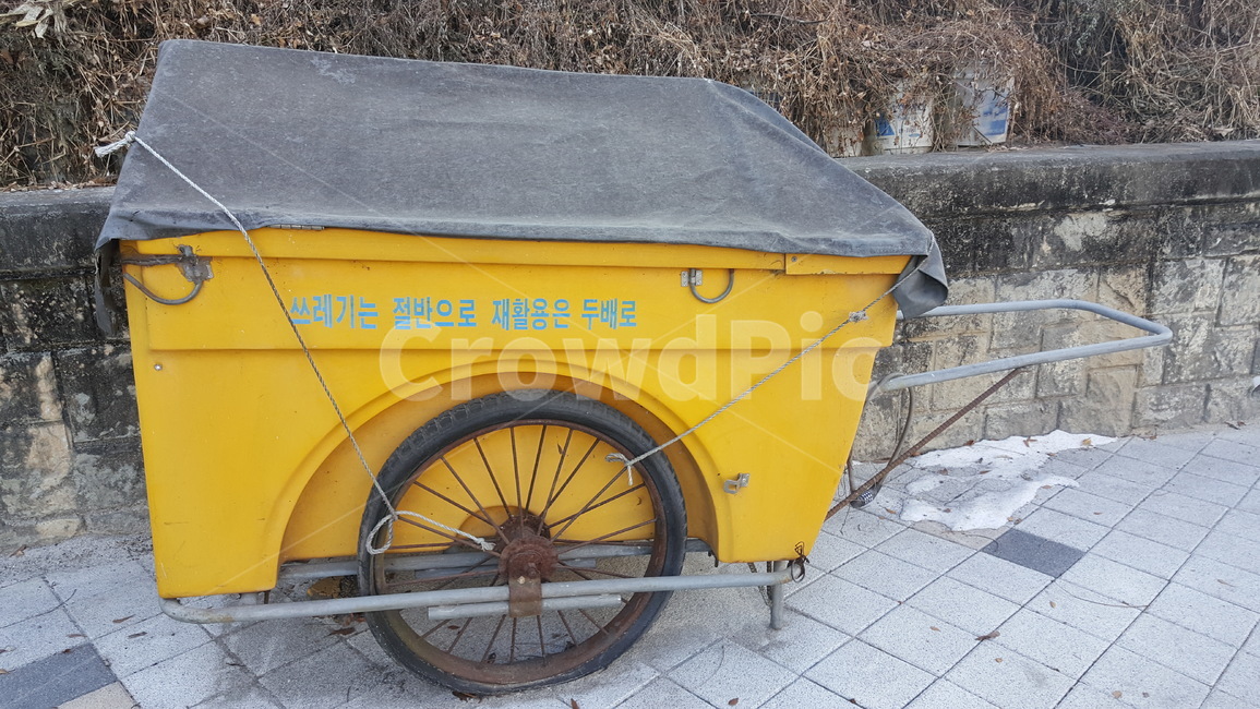 청소,재활용,분리수거,쓰레기,클린,청소도구,재활용품,쓰레기통,빗자루,청소용수레,환경,환경미화