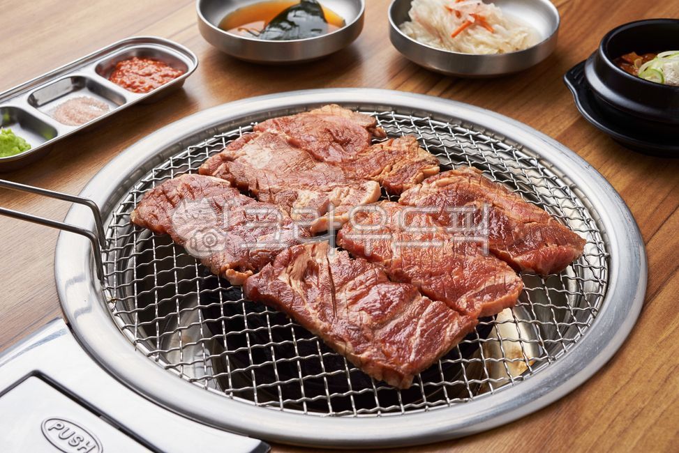 BBQ,side dish,brazier,Pork barbecue,meat,cooking,pork,food