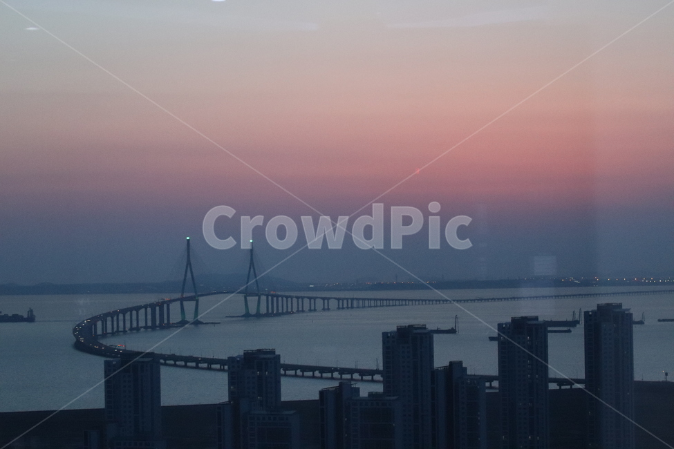 다리,노을,석양,대교,인천대교,핑크빛하늘,도시,풍경,city,landscape,한국도시풍경,한국도시경관,korea cityscape,waterfront,워터 프론트,water,물
