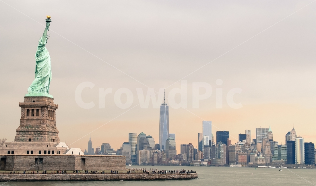 자유의여신상,미국,뉴욕,맨하탄,여행,랜드마크,자유,여신,NewYork,도시,풍경,city,landscape,조각상,동상,석상,조형물,statue,bronze statue,stone statue,해외,외국,세계,foreign,oversea,world,랜드마크,landmark,tourist attraction,building,건물