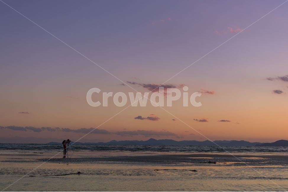 자연,바다,하늘,구름,파도,일몰,모래,nature,sea,beach,sky,clould,sunset,sand,자연,풍경,nature,landscape,해변,바다,beach,sea,사람,인물,인간,human,person,인물실루엣,사람실루엣,character silhouette,human silhouette,사진작가,포토그래퍼,photographer,감성,sensible,feeling,outdoors,옥외