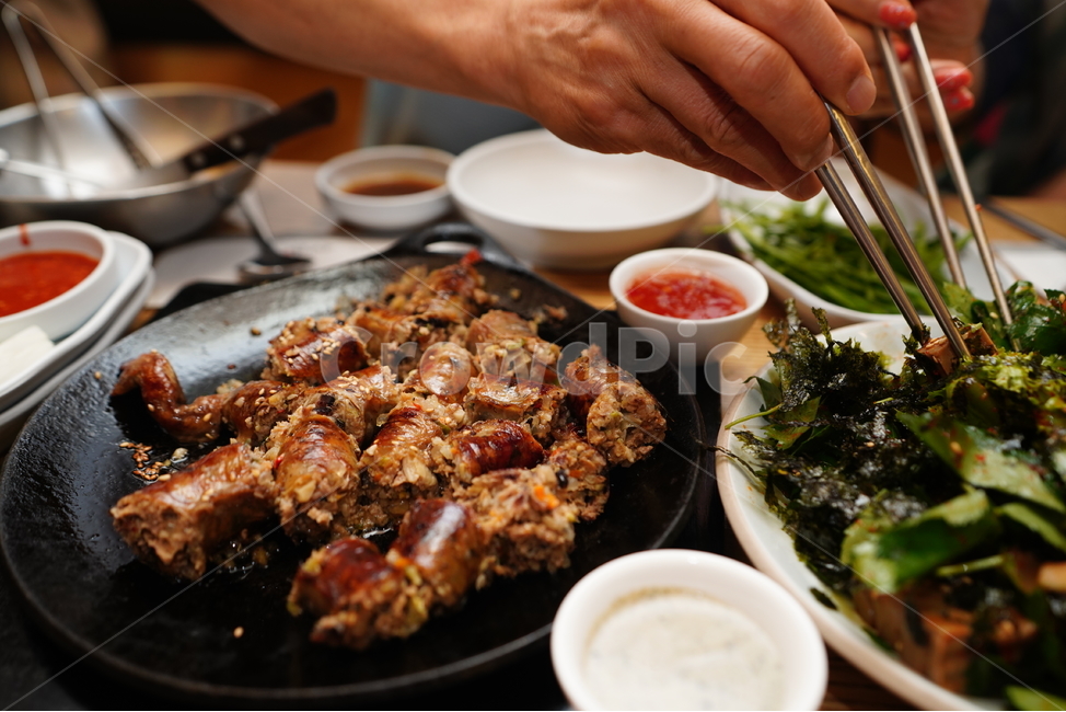 돼지,순대,먹거리,안주,음식,술안주,순대스테이크,한식,푸드,food,음식,식재료,요리,food,cook,meal,dishes,food reserves,한식,한국음식,한국요리,korean food,korean dishes,korean meal,korean cook