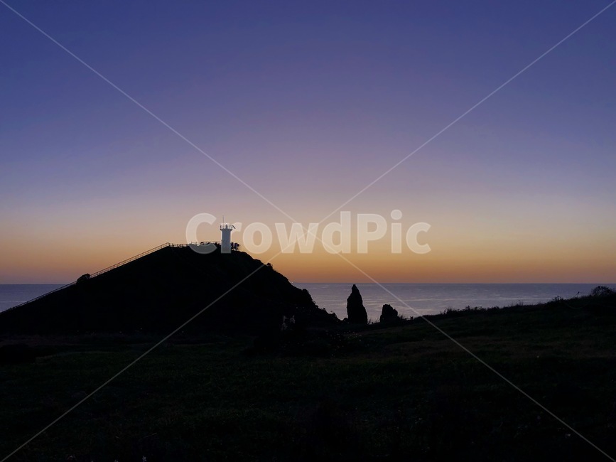 자연,일출,일몰,야경,새벽,새벽녘,새벽공기,보라빛하늘,황혼,dawn,sunset,sun,제주도,sunrise,sunup,제주일출,제주일출명소,일출명소,섬,바다,수평선,보라색,배경화면,바다배경화면,일출배경화면,언덕,바람의언덕,섭지코지,자연,풍경,nature,landscape
