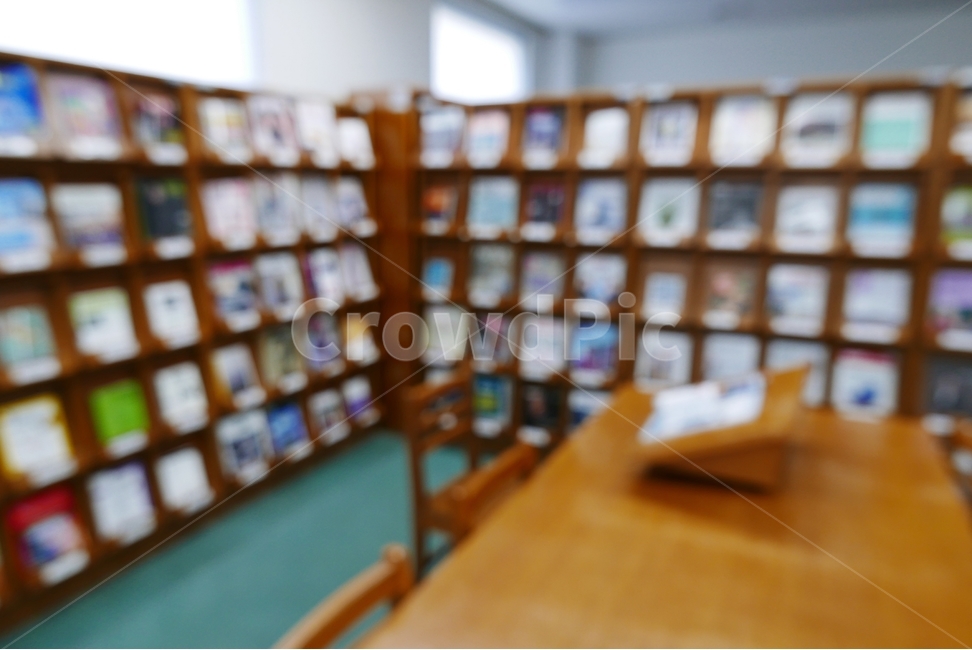 열람실,도서관,잡지,시사지,간행물,책,진열,열람,목제,진열대,진열장,책꽂이,잡지꽂이,책장,서고,독서,책상,테이블,의자,걸상,원목,독서대,블러,배경흐림,교육,학교,공부,education,learning,study,school