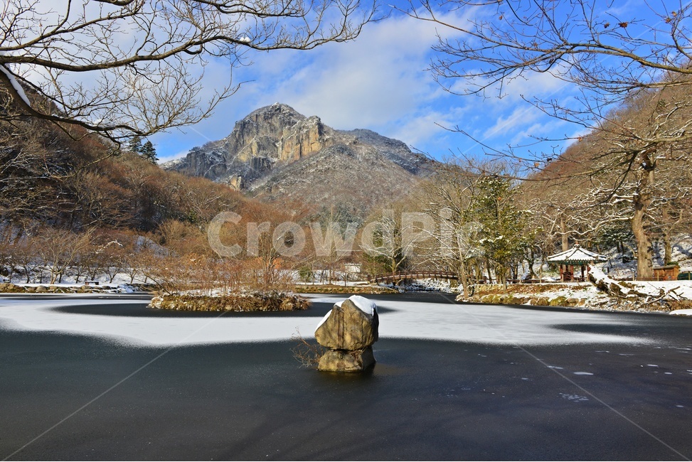 장성,백양사,백양사설경,백암산,눈,연못,얼음,빙,겨울,계절,nature,자연,outdoors,옥외,mountain,산,mountainrange,산맥,plant,tree,나무,겨울,계절,winter,season