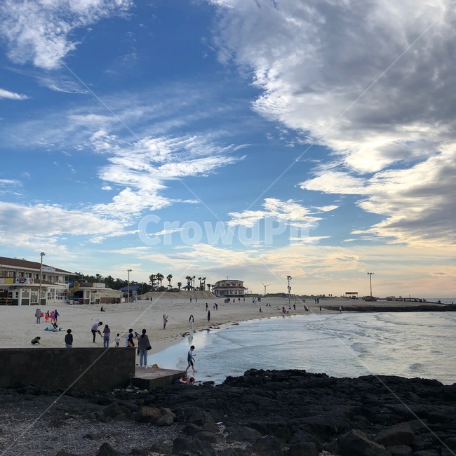 제주도,바다,해수욕장,사람,구름,노을,person,human,자연,풍경,nature,landscape,town,도시,urban,어반,city,시티,downtown,도심,building,건물,architecture,건축물