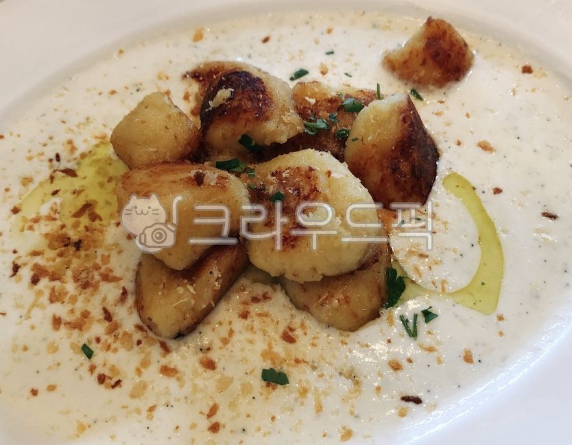 Italian,Cream gnocchi,pasta,gnocchi,Potato Gnocchi,Cream Pasta,food