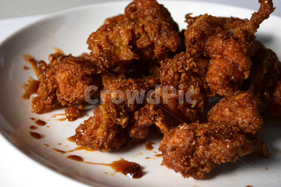 치킨,통닭,닭고기,배달음식,음식,요리,양념치킨,닭,야식,튀김,파티,잔치,양념,후라이드,매운,매운맛,마늘,갈릭,음식,식재료,요리,food,cook,meal,dishes,food reserves,육류,고기,meat