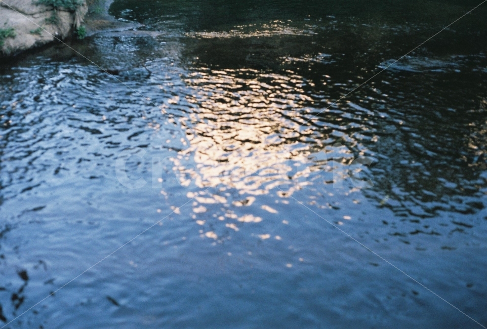 필름카메라,강물,물결,빛,파란색,푸른색,자연,풍경,nature,landscape
