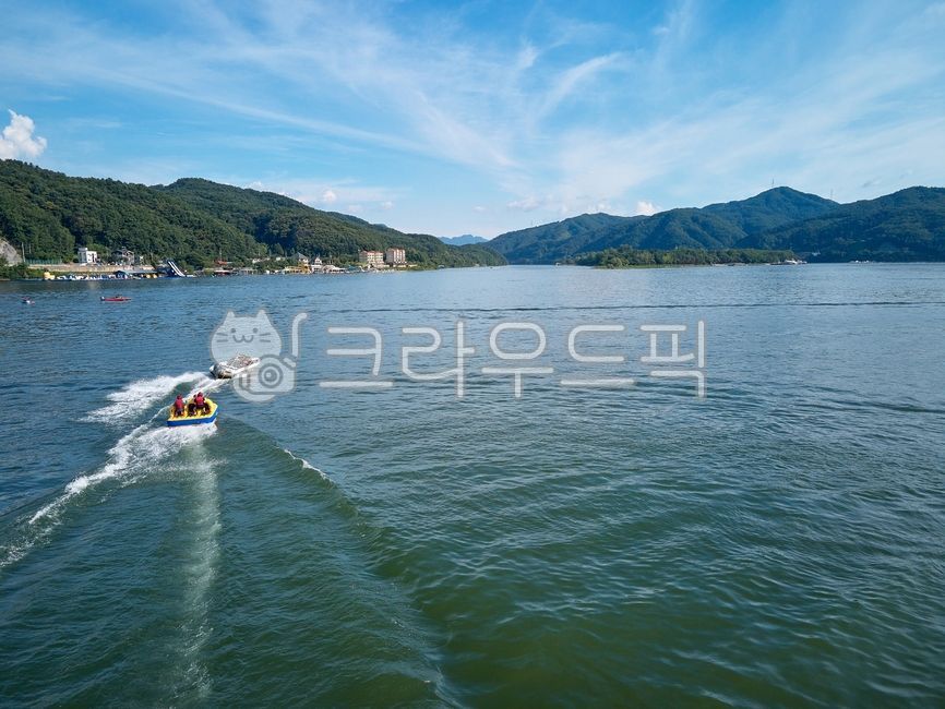 수상스키,수상스포츠,라이프스타일,수상레저,레저활동,스포츠,레포츠,강,한강,북한강,여름스포츠,여름휴가,운동,아웃도어,휴양,휴가,행복,즐거움,파도타기,보트,사람,풍경,한국,운동경기,모터보트,물보라,액션,실외,실외운동,레크리에이션,탑앵글,항공촬영,드론촬영,가평군,물살,waterskiing,watersports,lifestyle,waterleisure,leisureactivities,leisure,hanriver,bukhangangriver,summerholiday,summersports,exercise,recreation,vacation,happiness,fun,surf,boat,people,landscape,korea,sports,motorboat,waterstorm,outdoor,aerialshooting,aerialdrone