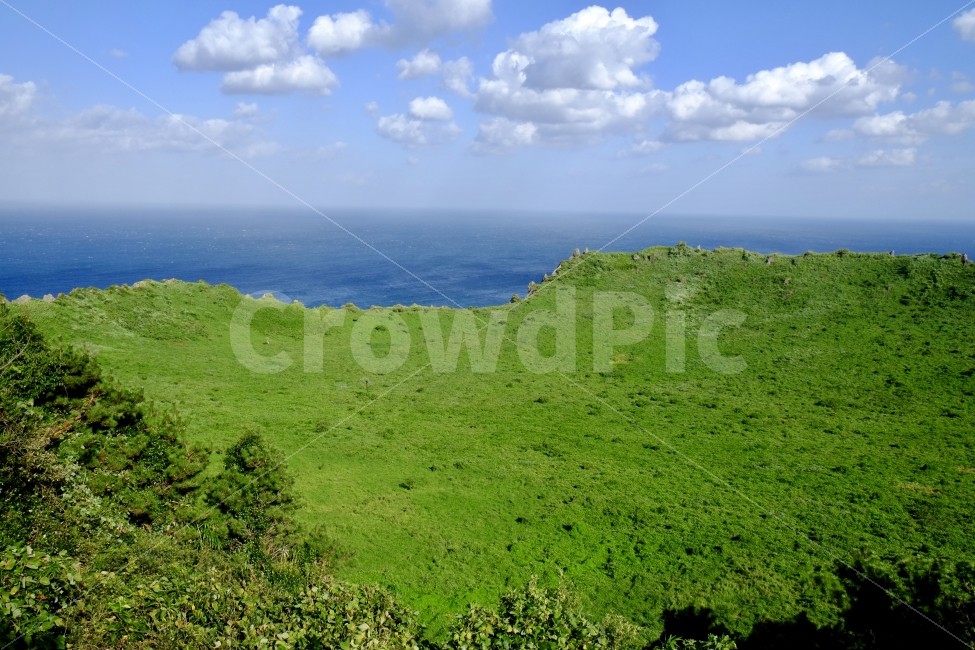 제주,제주도,바다,성산일출봉,풍경,자연풍경,경관,분화구,하늘,구름,자연,풍경,nature,landscape,제주도,jeju,jeju island,outdoors,옥외,weather,날씨,cumulus,적운,cloud,sky