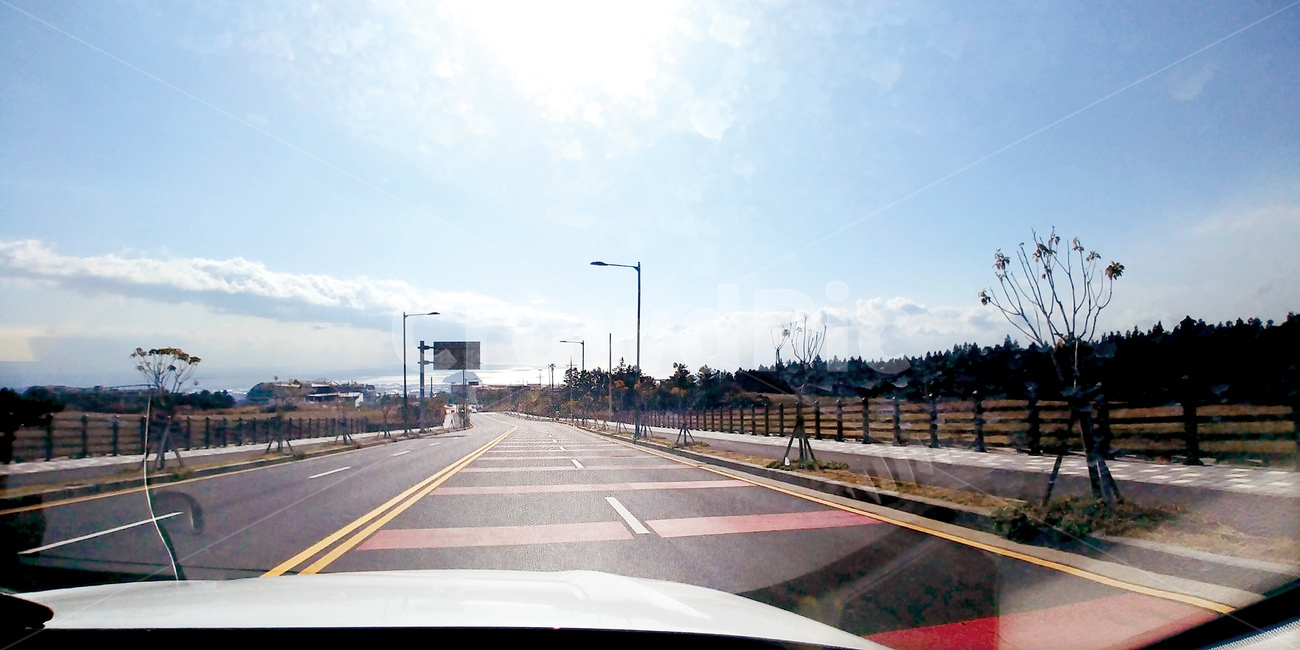 드라이브,도로,햇빛,시외,풍경,drive,road,route,sunny,sun,noon,view,outside,outdoor,태양,파란하늘