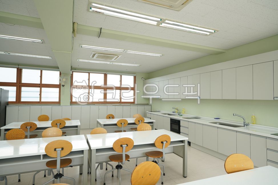 학교,교실,건물,실내,창문,창,의자,책상,교육,chair,window,school