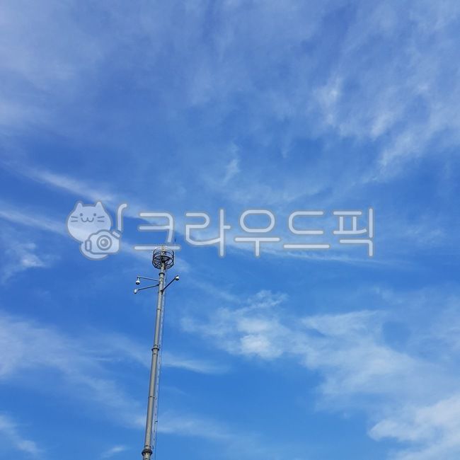 sky,sunny day,cloud,blue sky,blue,light clouds,clear weather,sunny