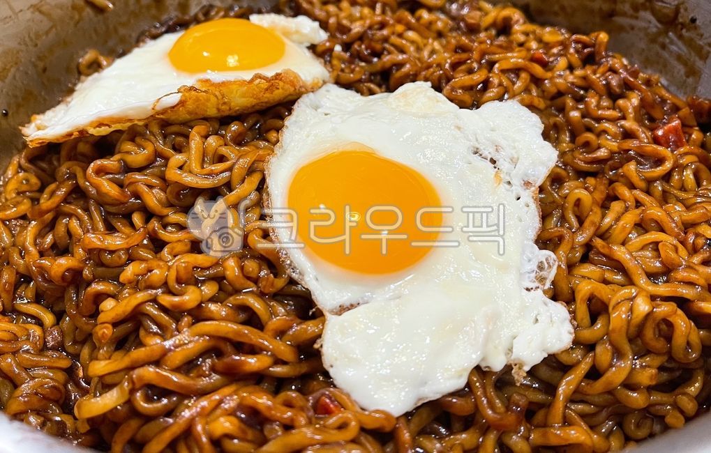 friedegg,meal,ramen,Jjajang Ramen,Fried egg,egg,Chapagetti,sunny side up,food