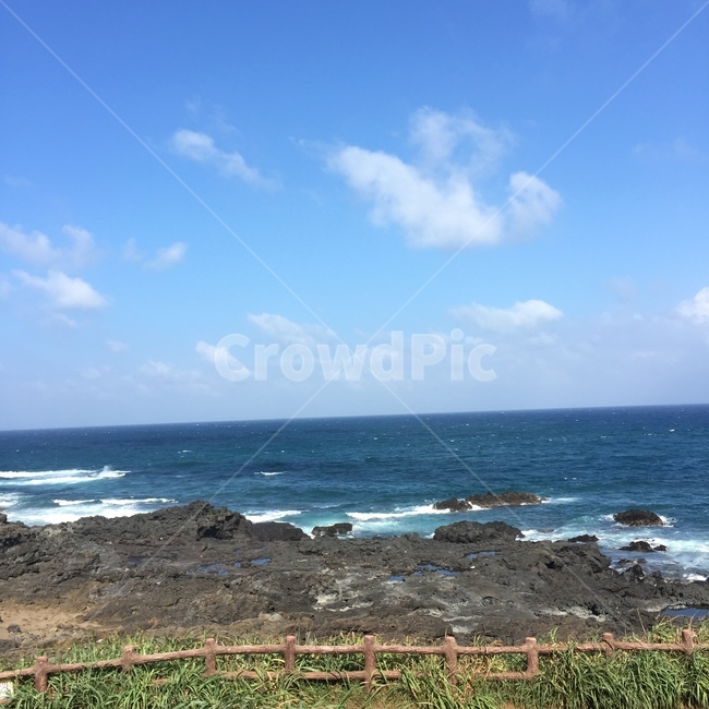 바다,우도,바닷가,현무암,하늘,제주도,자연,풍경,nature,landscape,promontory,곶,land,땅,outdoors,옥외,water,물,sea,ocean,대양,shoreline,해안선