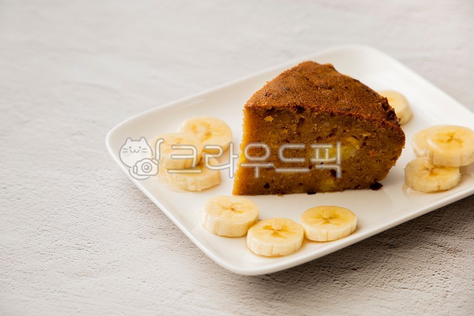 plating,fruit,snack,homebaking,baking,bananabread,fruits,plain,cutting board,cooking,banana,homecooking,bread,homemade,banana bread,brown,delicious,food,woodenplate,home baking,dessert,healthy,wooden,Plating,baked,tasty,sweet,breakfast,hobby