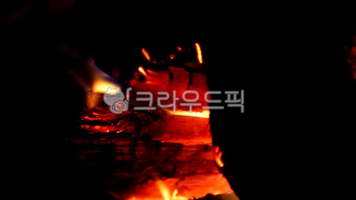 불, 장작, 캠핑, 불멍, 캠프파이어, 사진,이미지,일러스트,캘리그라피 - ItsYmin작가