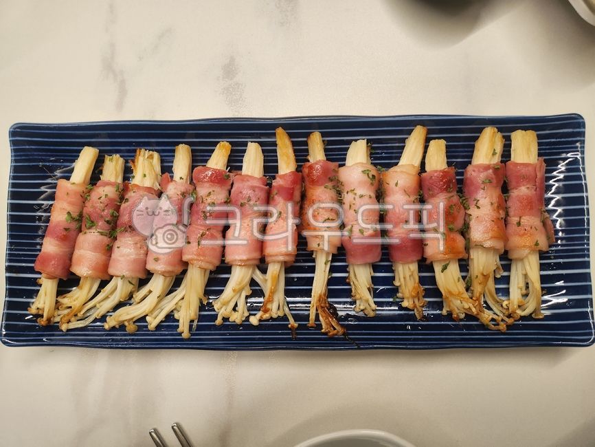 Enoki Mushroom Bacon Roll,food