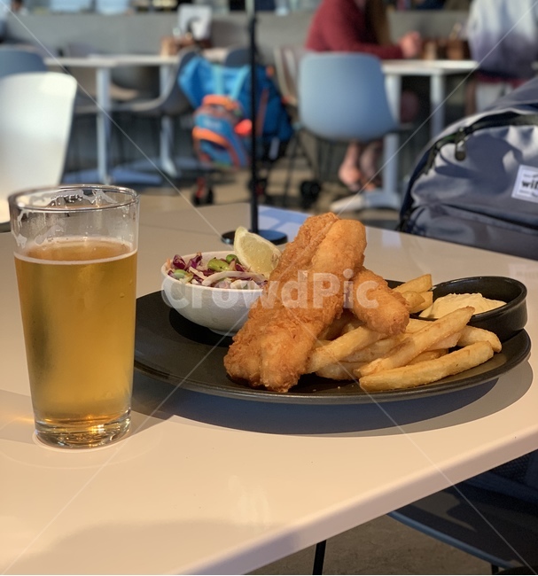 맥주,피시앤칩스,음식,샐러드,레스토랑