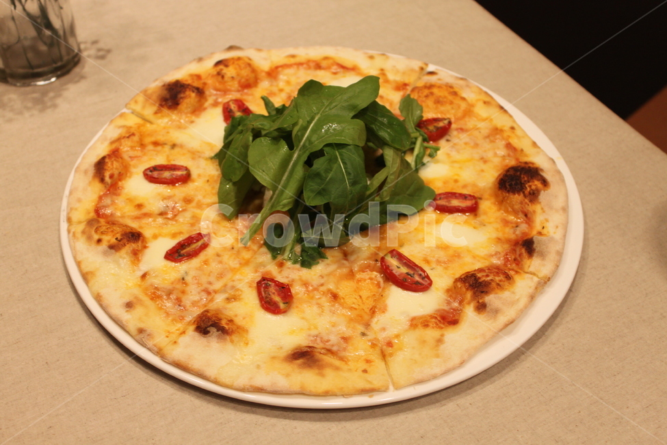 리코타,리코타치즈,리코타치즈피자,토마토,도우,화덕,피자,레스토랑,음식,음식점,맛집,요리,샐러드,포크,나이프,pizza,ricottacheese,restaurant,salad,fork,knife,음식,식재료,요리,food,cook,meal,dishes,food reserves,양식,서양음식,서양요리,western food,western dishes,western meal,western cook