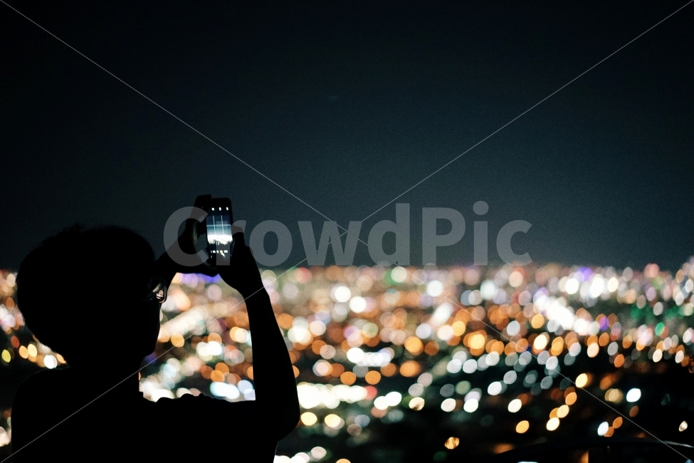 자연풍경,사물,야경,교통,여름,색감,일상,야경,밤,풍경,nightscape,night,landscape,도시,city,사람,인물,인간,human,person,인물실루엣,사람실루엣,character silhouette,human silhouette,감성,sensible,feeling,연출,컨셉,콘셉,direction,concept